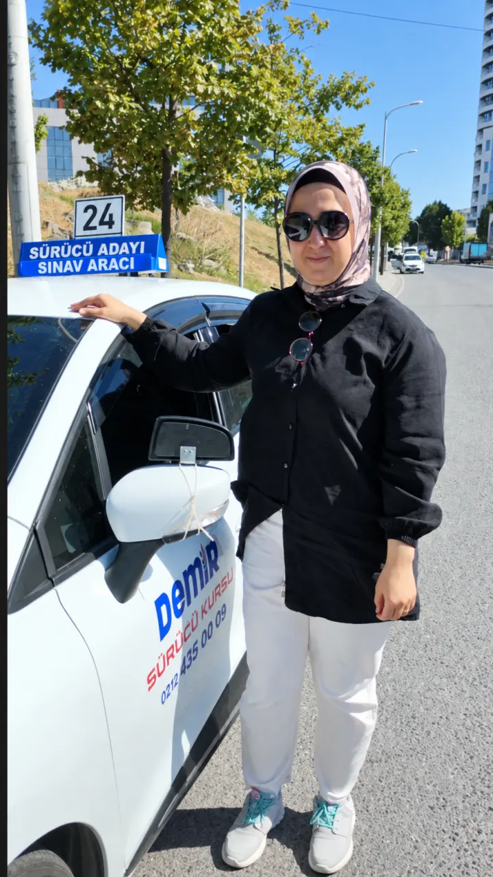 Mezunumuz ve Demir Sürücü Kursu eğitim aracı